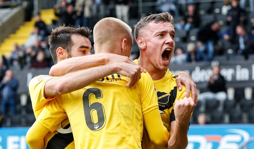 NAC wint met 2-1 van Jong PSV.