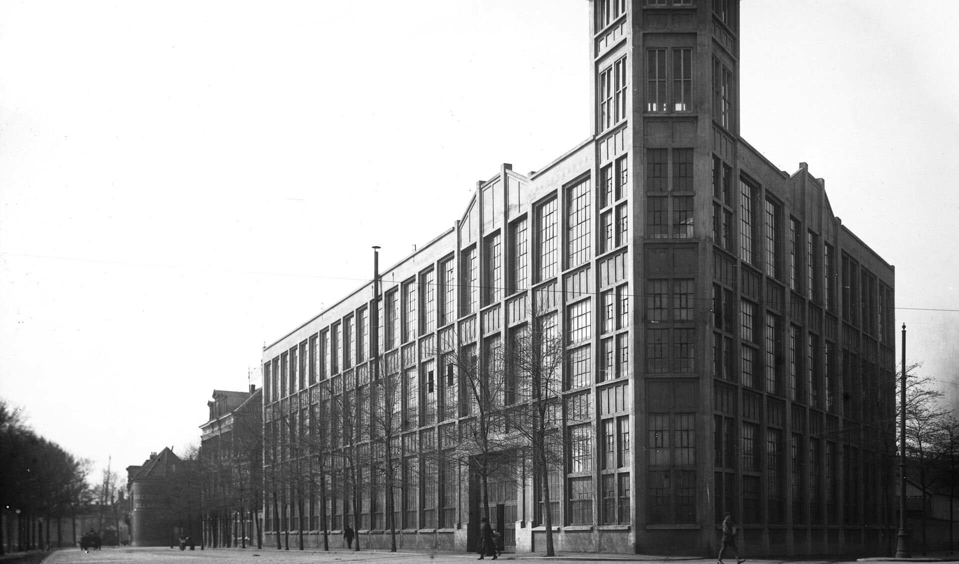 Een oude foto van de Timmerfabriek in Vlissingen.