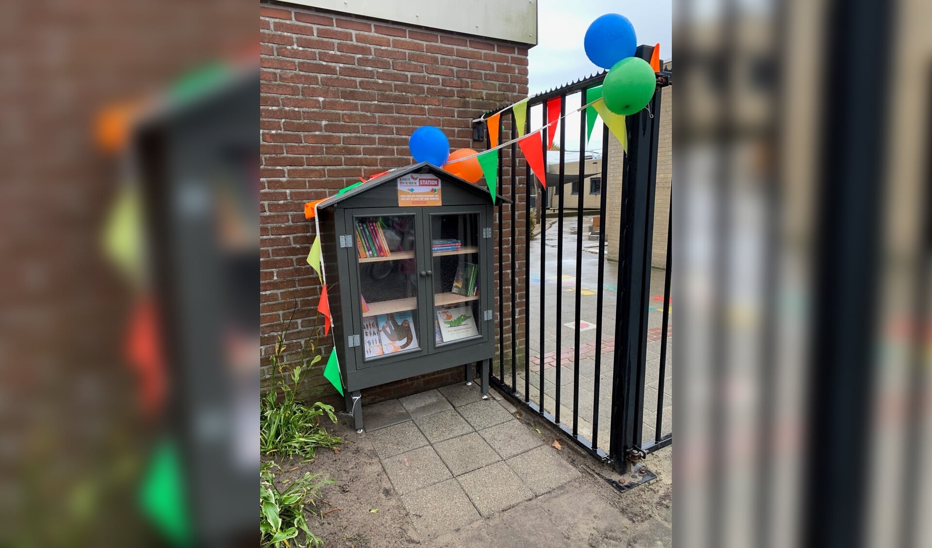 KinderzwerfboekStation aan de Pastoor Bielarsstraat.