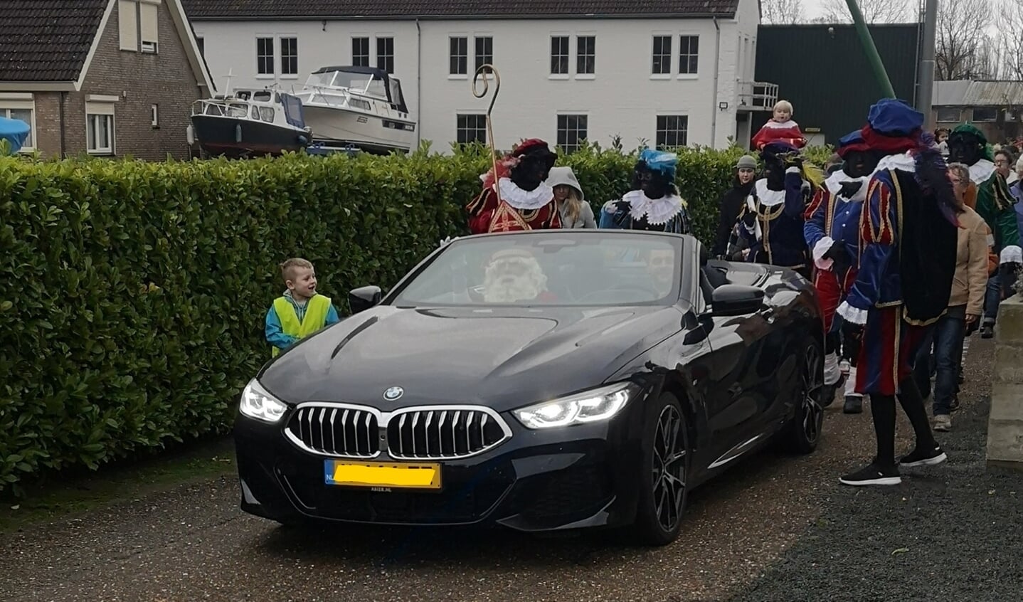 Sinterklaas in de cabrio