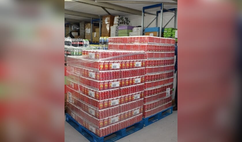<p>De 5.662 pakken die vorig jaar bij de Voedselbank Breda werden afgeleverd</p>