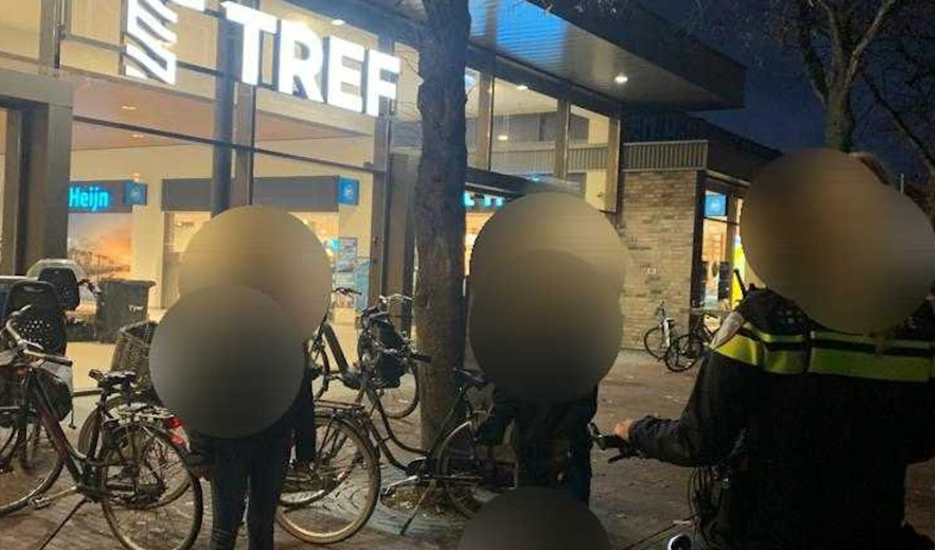 Middelburgse jeugd worden aangesproken door de politie op de Pottenbakkerssingel
