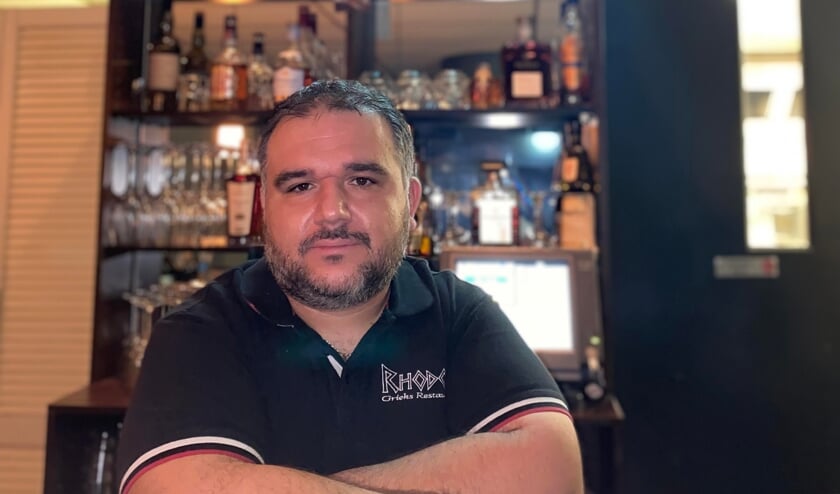 <p>Georgios Loukanikas, eigenaar van restaurant Rhodos in Goes.</p>  