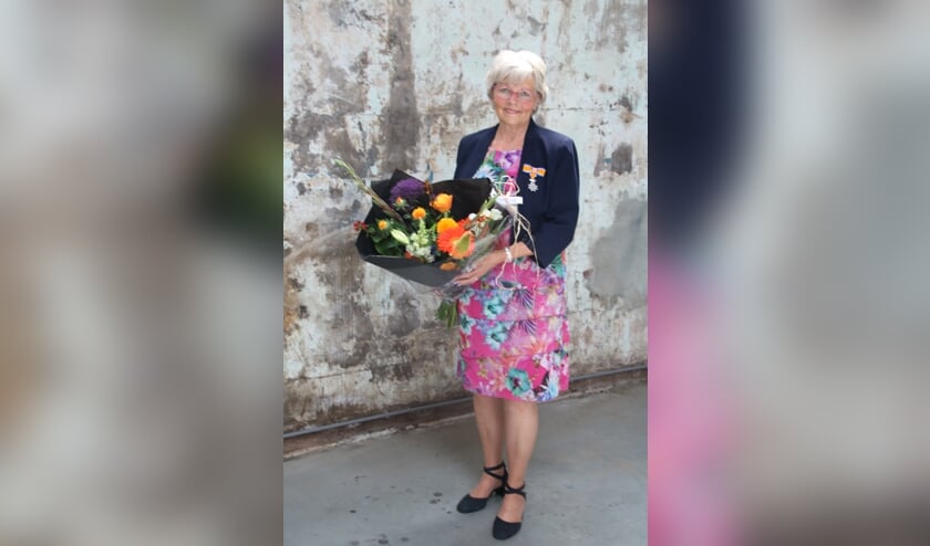 <p>Jeannette Vrancken-Taffijn kreeg een lintje voor jarenlang vrijwilligerswerk.</p>