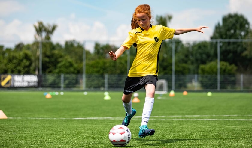 Meiden van 6 tot en met 15 jaar mogen deelnemen aan het voetbalkamp.   