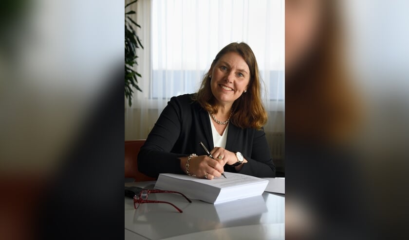 <p>Door ziekte is burgemeester José van Egmond waarschijnlijk nog maanden uit de roulatie.</p>