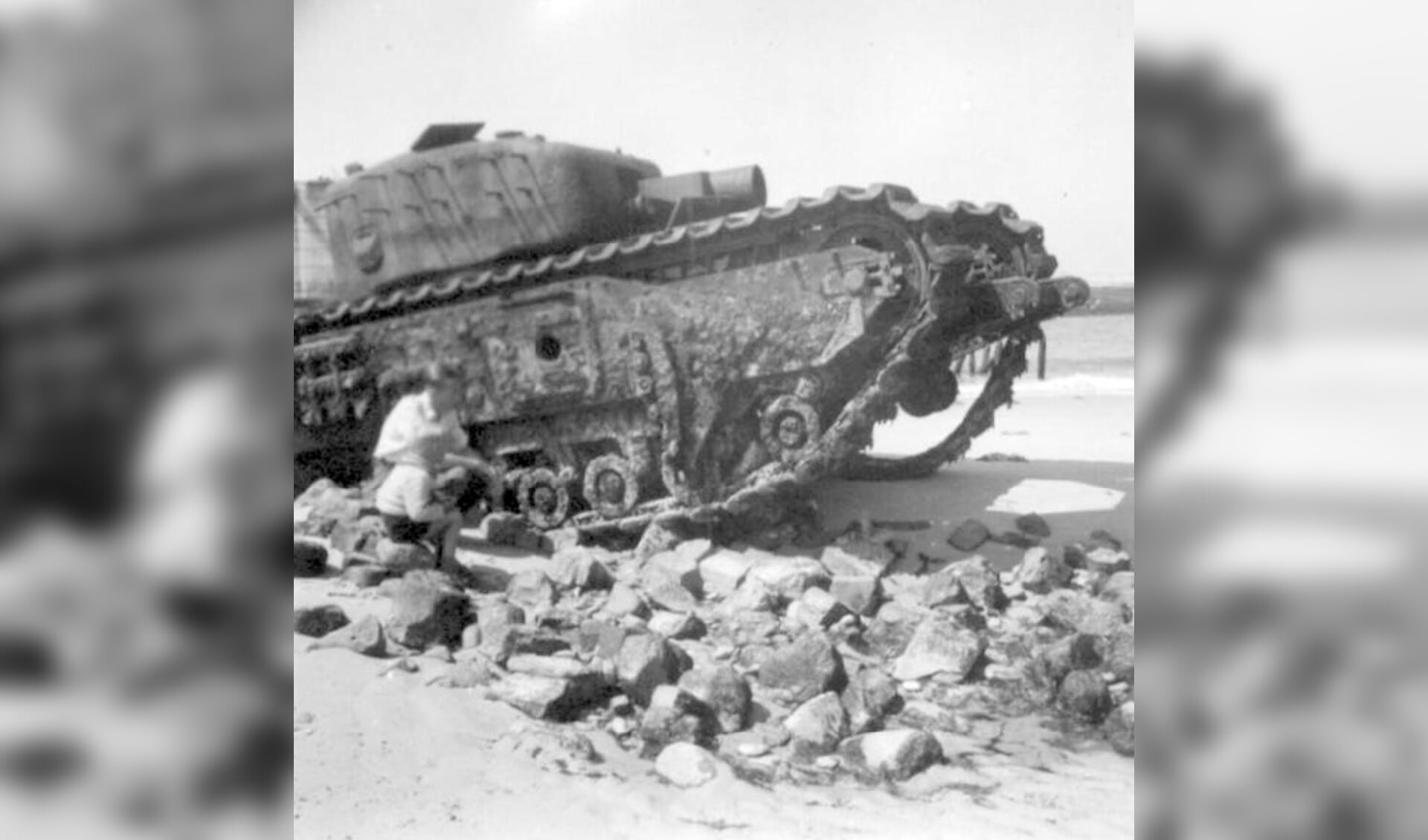 Tank in Westkapelle, 1944
