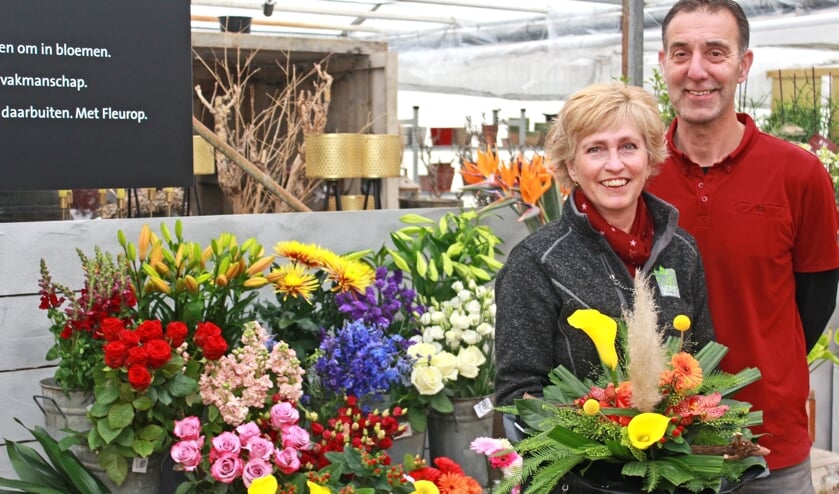 <p>De prachtigste Moederdag-boeketten zijn nu te koop in de sfeervolle winkelruimte van Monica Bloem en Tuin.</p>