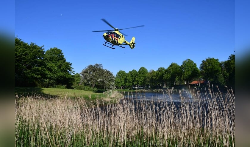 De Traumahelicopter boven de vest in Middelburg