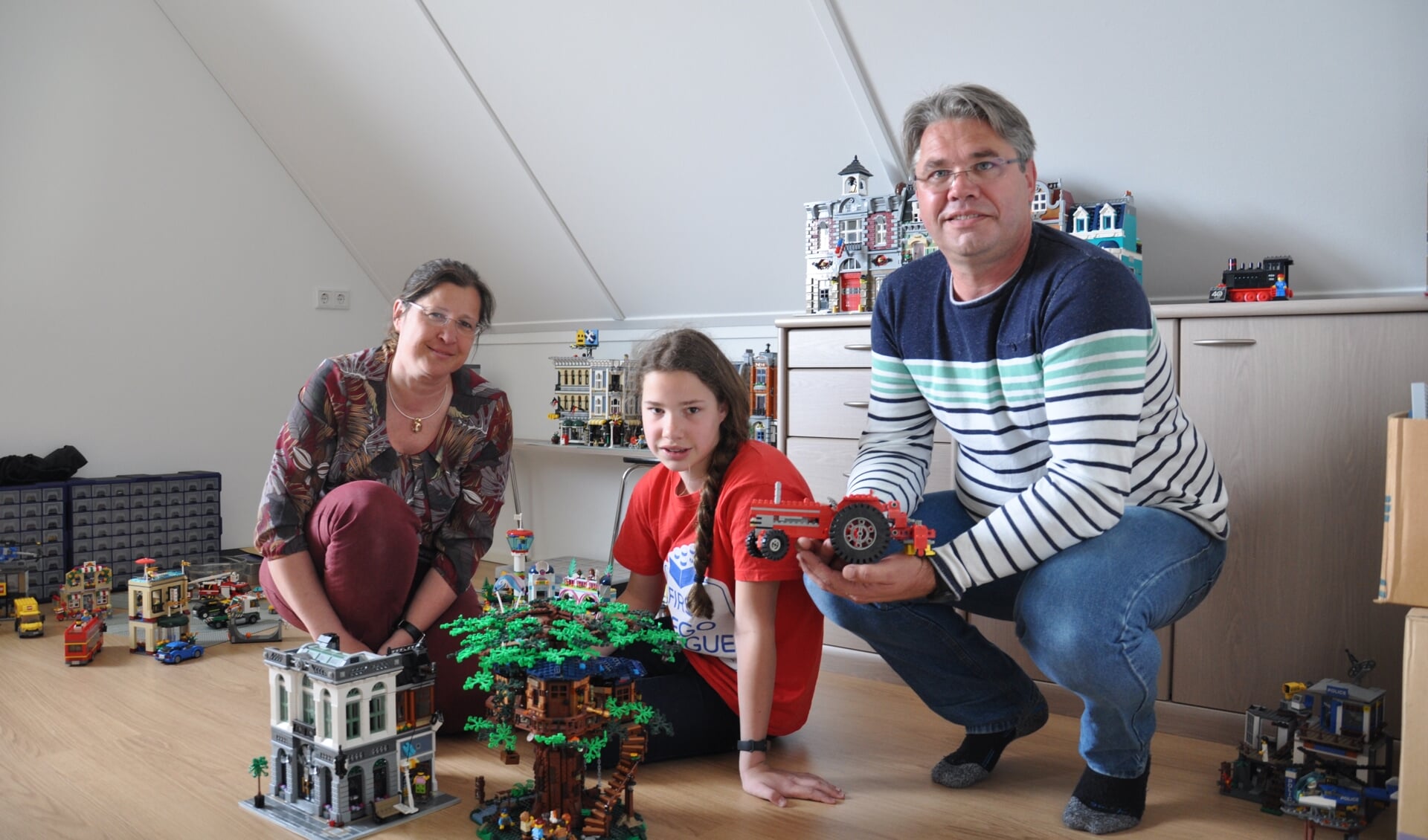 Mariëlle, Rene en Róben zijn hartstochtelijke Lego-fans.