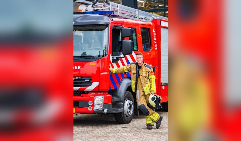 <p>Joeri Huijbregts is al bijna zes jaar vrijwilligerbij de brandweer,</p>
