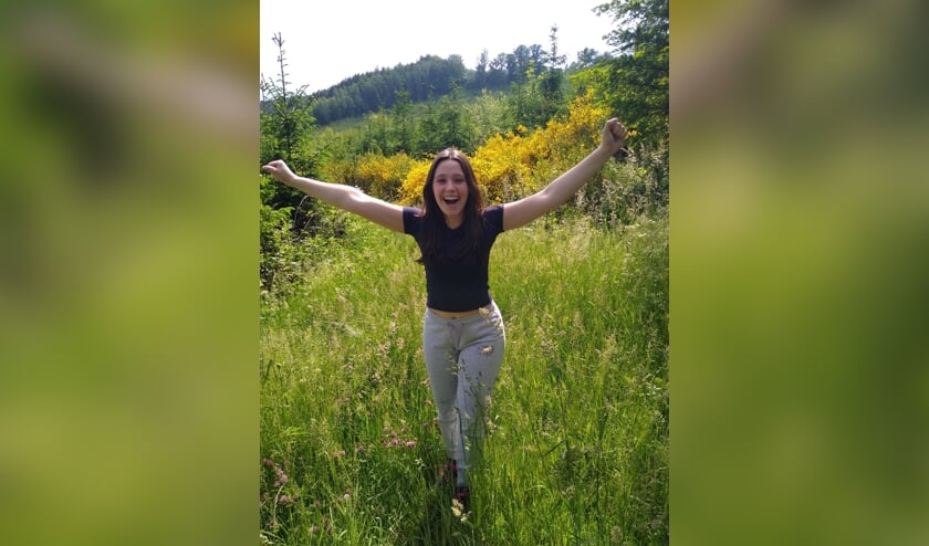 <p>Ilsanne van Noorden uit Yerseke is blij met haar diploma.</p>