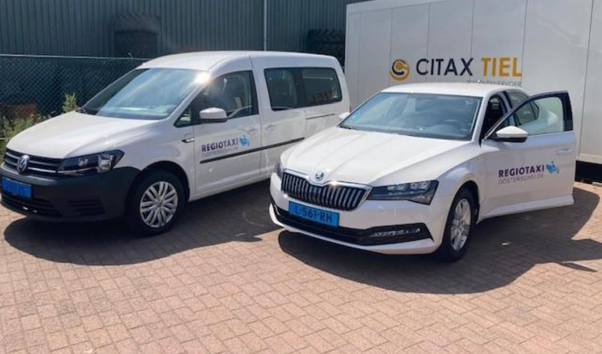De nieuwe auto's van taxibedrijf Citax Tiel.