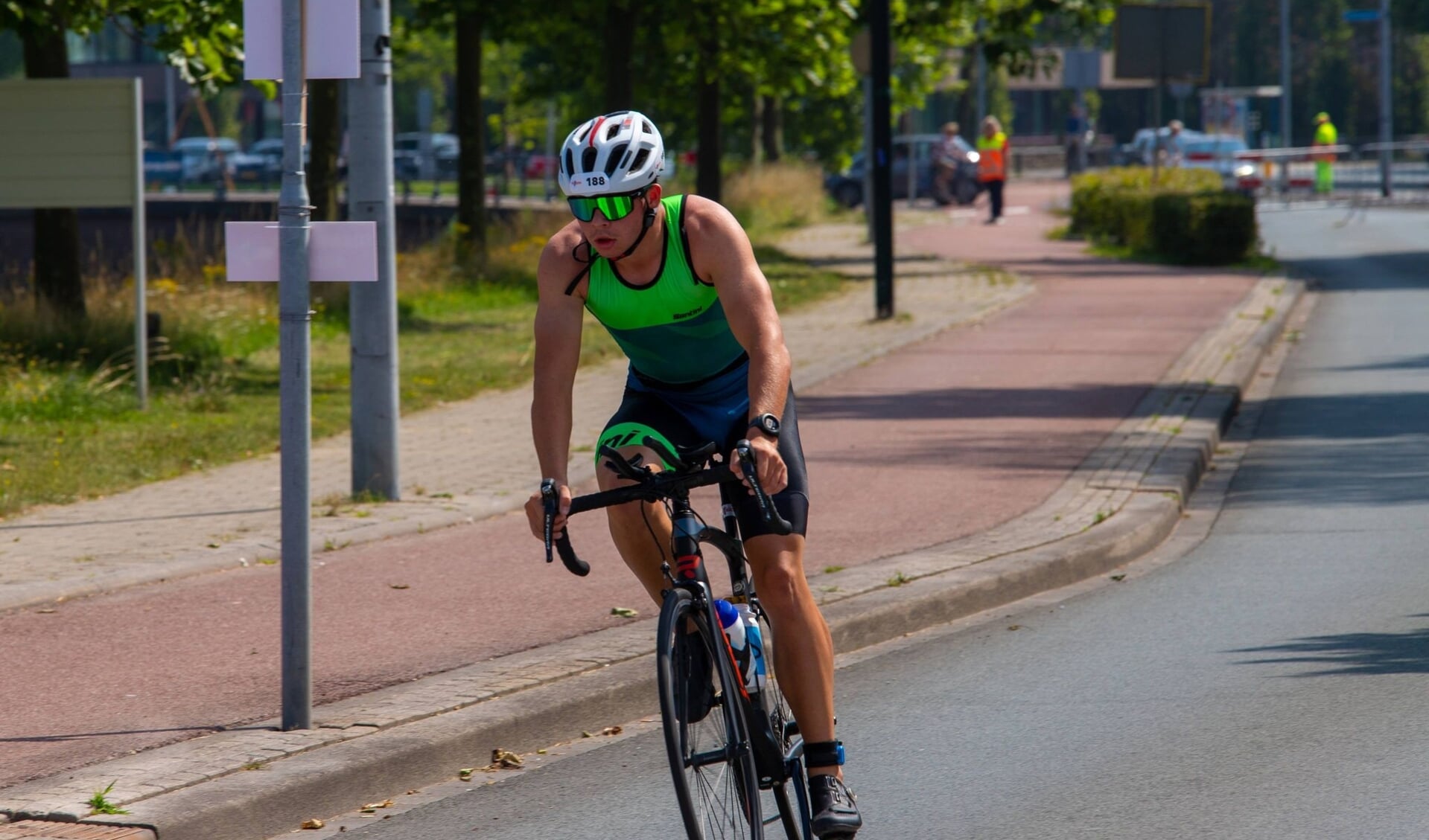 Janne Englebert tijdens het fietsonderdeel. 