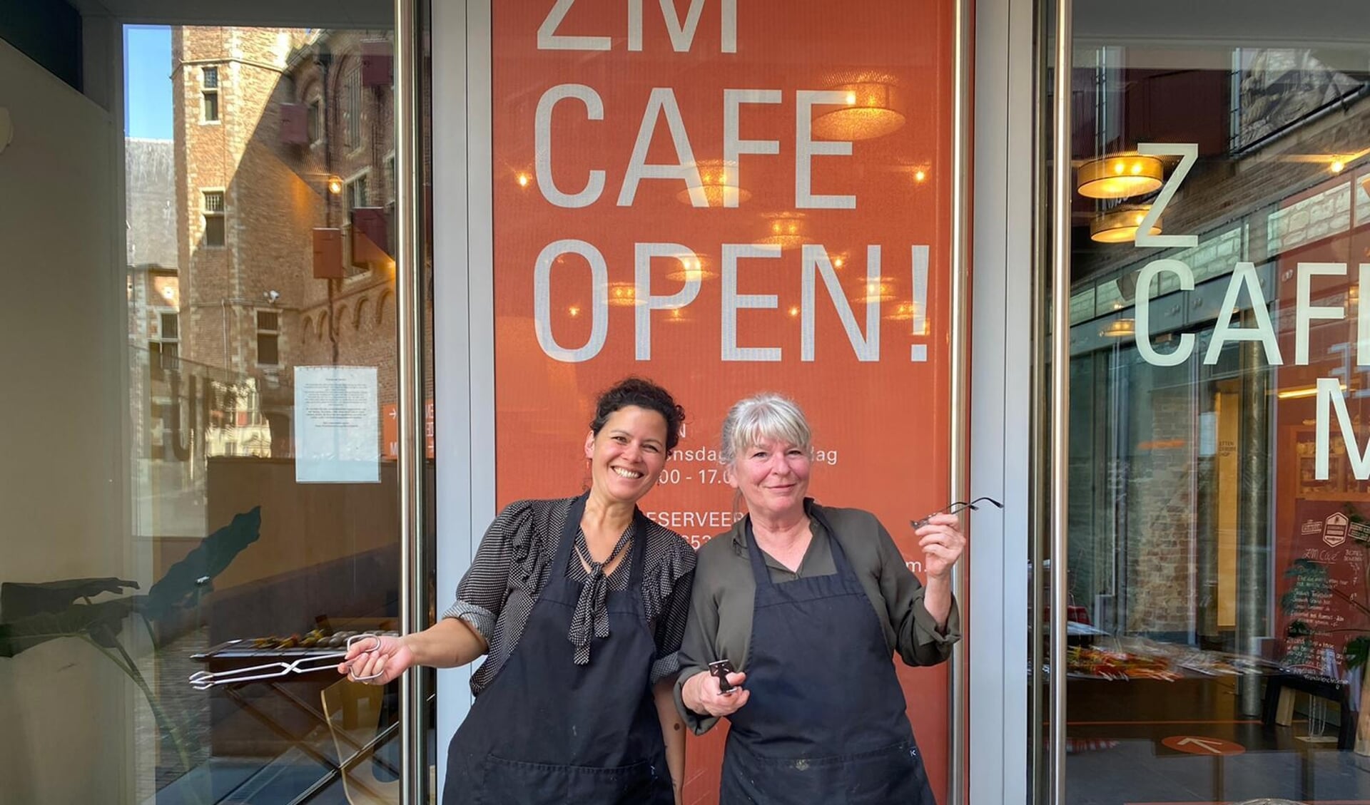 Sabine Jeitler en Jolanda Geerse bij het Zeeuws Museumcafé