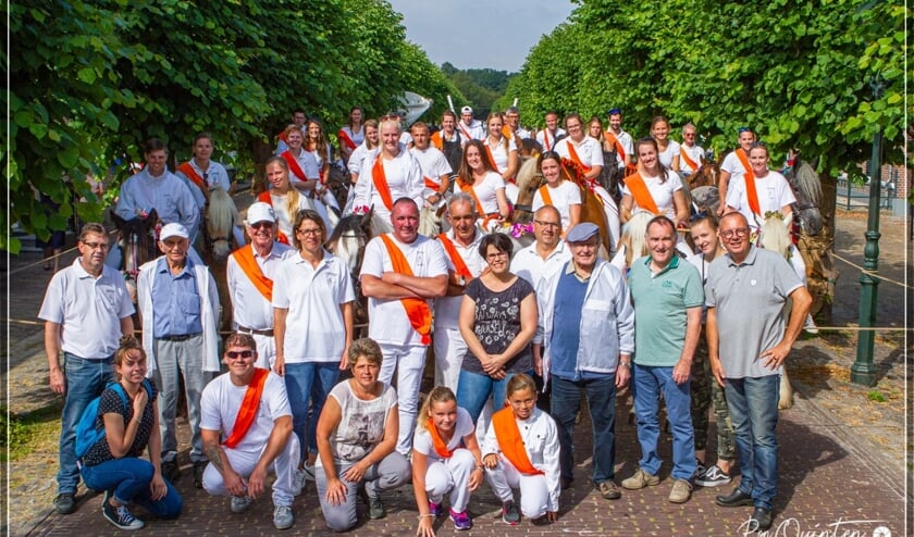 <p>Leden van de vereniging tijdens 100 jarig bestaan.</p>