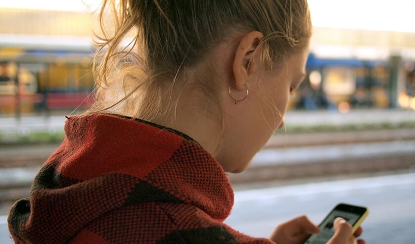 Jongeren moeten los komen van hun telefoon.