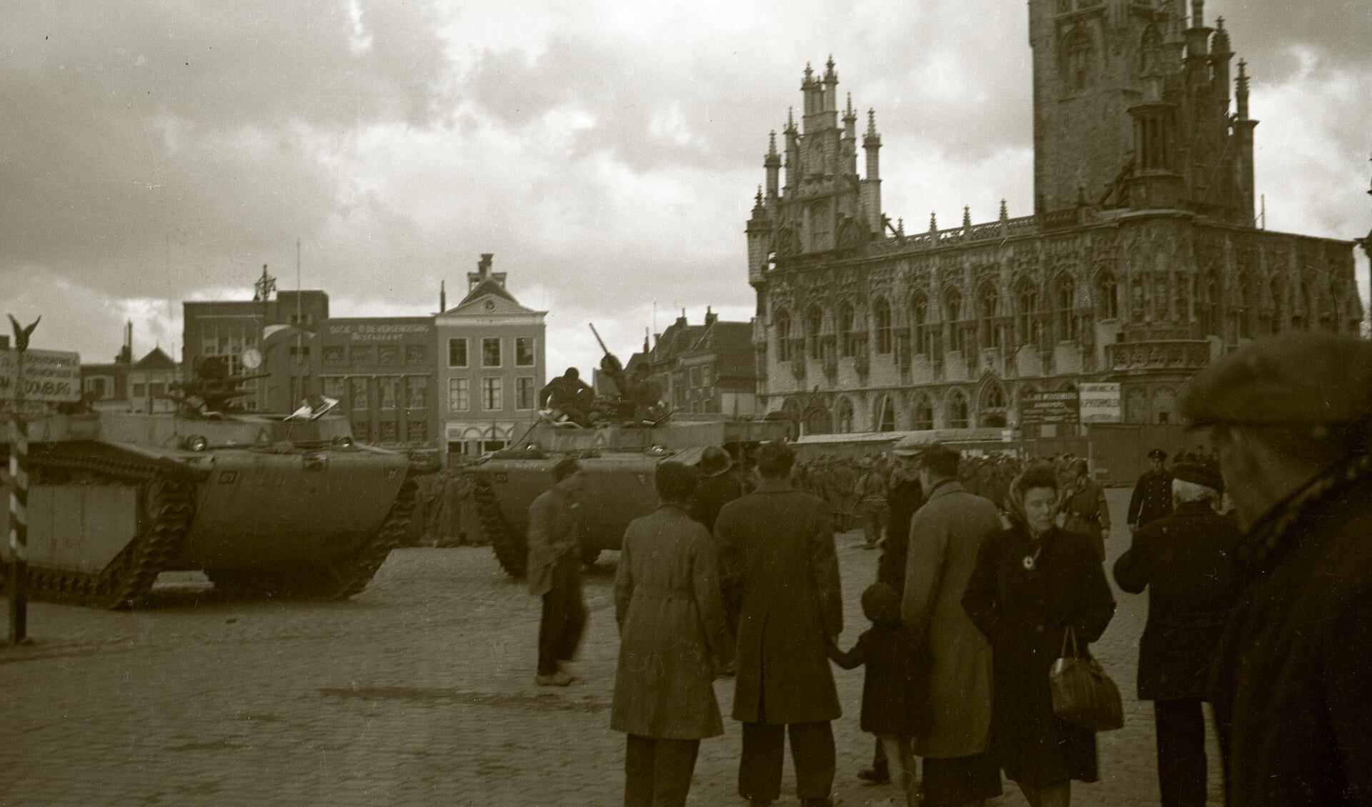 Middelburg weer vrij !, 7 november 1944, de dag na de Duitse overgave. 