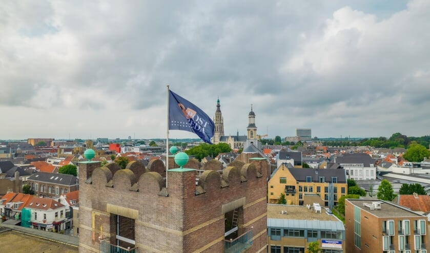 De vlag in het torentje is gehesen.
