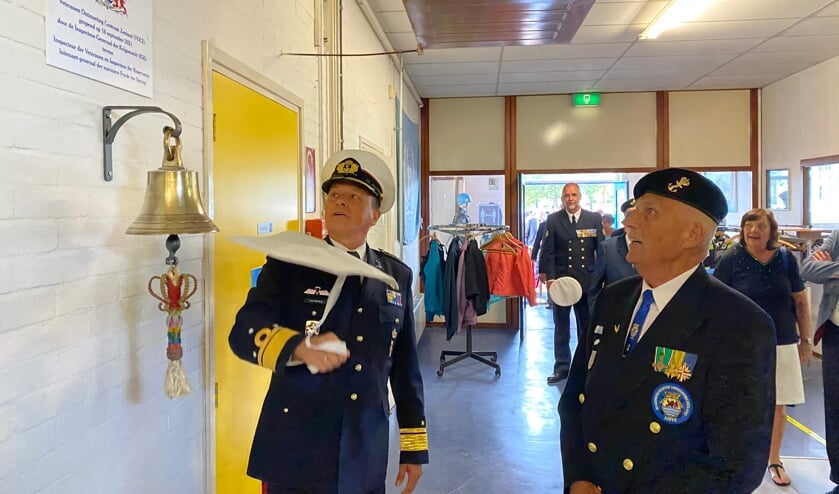 Inspecteur-Generaal der Krijgsmacht luitenant-generaal Frank van Sprang (links) en initiatiefnemer John Kouters.