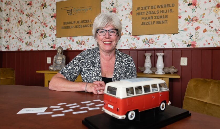 <p>Jolanda Mathijssen: 'Bij de geboorte van de mens liggen alle mogelijkheden tot ontplooiing nog open'</p>