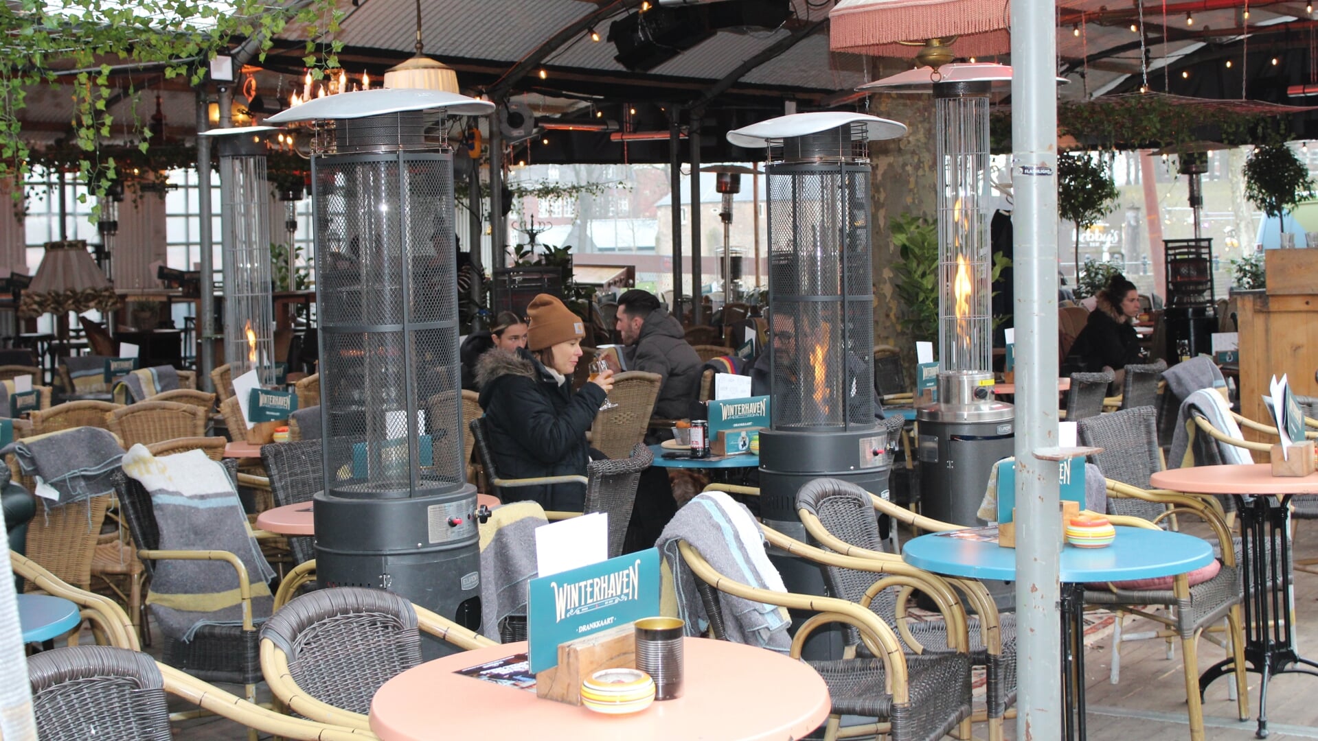 Een aantal terrasverwarmers in Breda.
