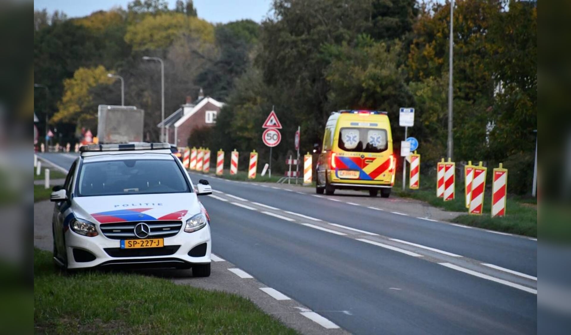 Fietsster Naar Ziekenhuis Na Botsing Met Auto Bij ‘s-Heer Arendskerke ...