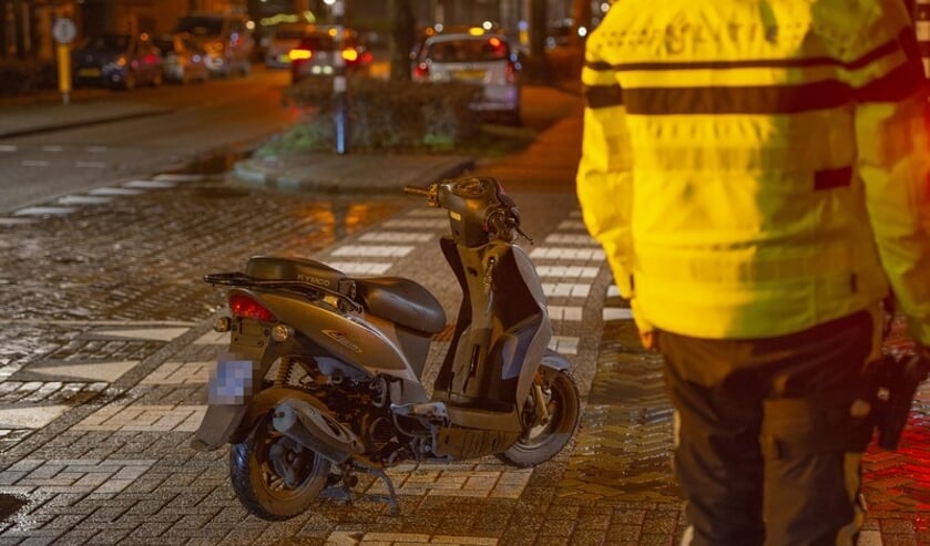 Scooterrijdster Gewond Na Botsing Met Automobilist Op Wouwsestraatweg ...