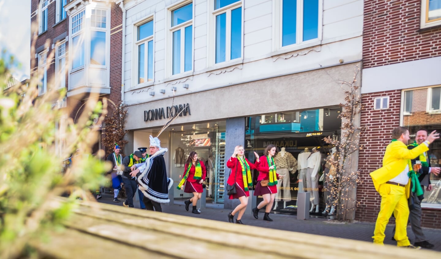 klunen kroegentocht Banaonblussersrijk Zundert carnaval CV De Banaonblussers