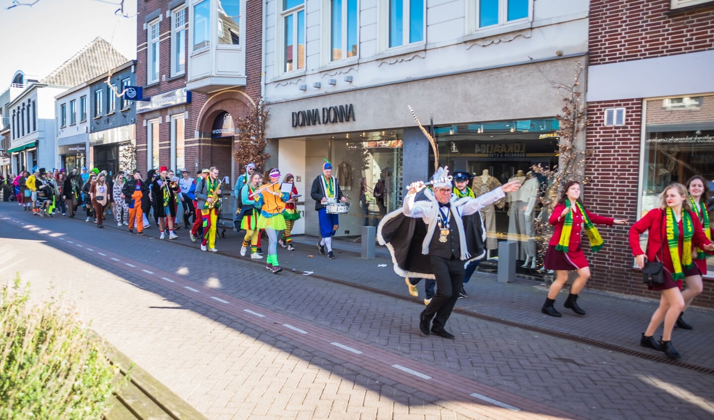 klunen kroegentocht Banaonblussersrijk Zundert carnaval CV De Banaonblussers