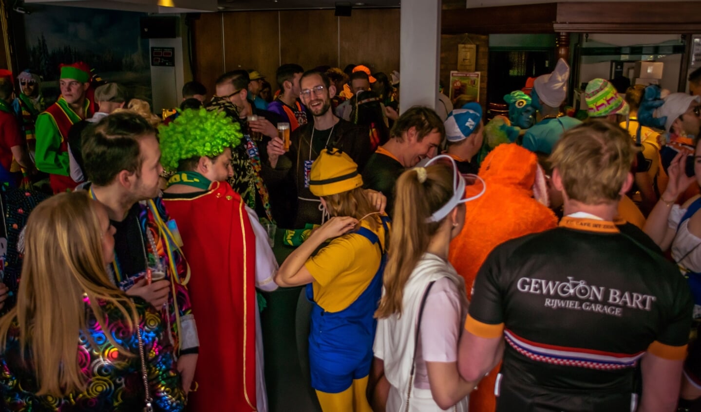 klunen kroegentocht Banaonblussersrijk Zundert carnaval CV De Banaonblussers