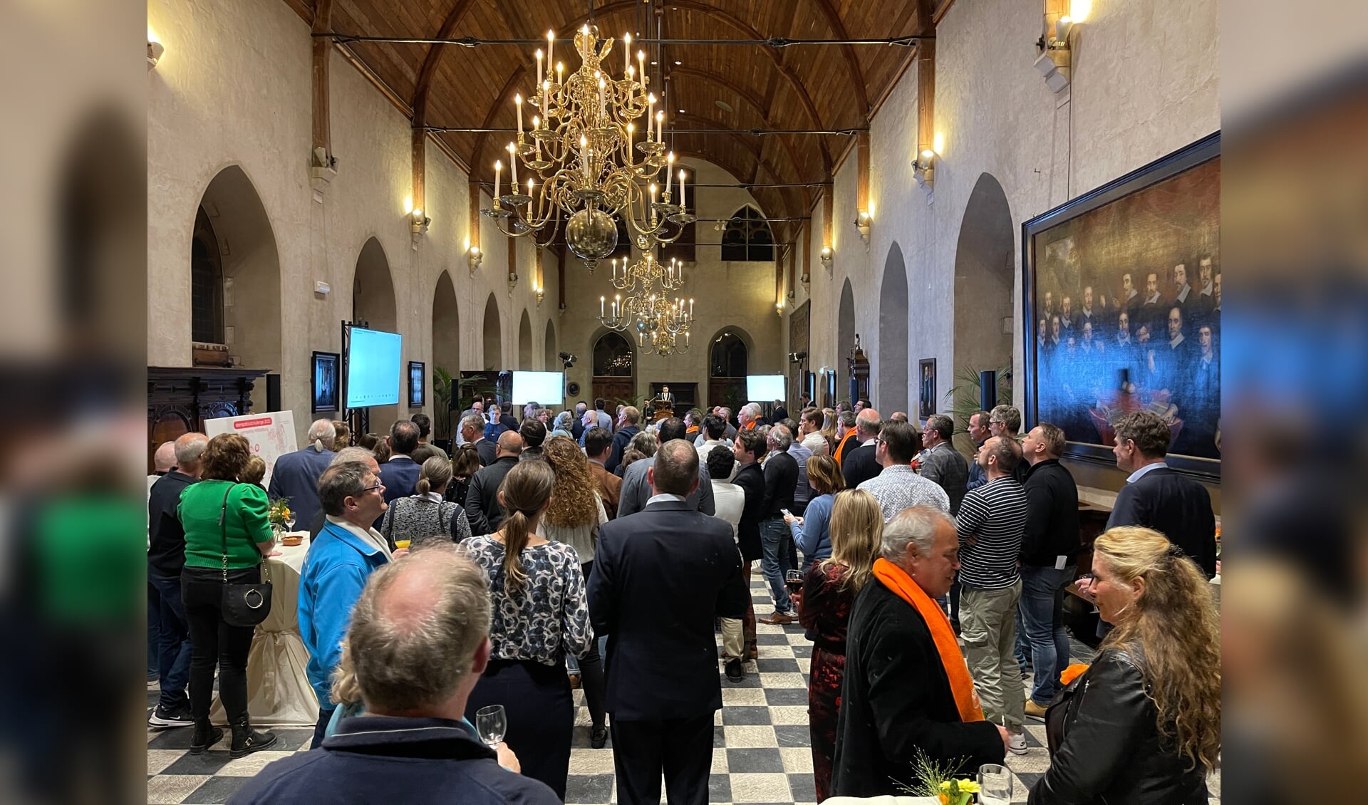Uitslagenavond van de gemeenteraadsverkiezingen 2022 in het Stadhuis in Middelburg