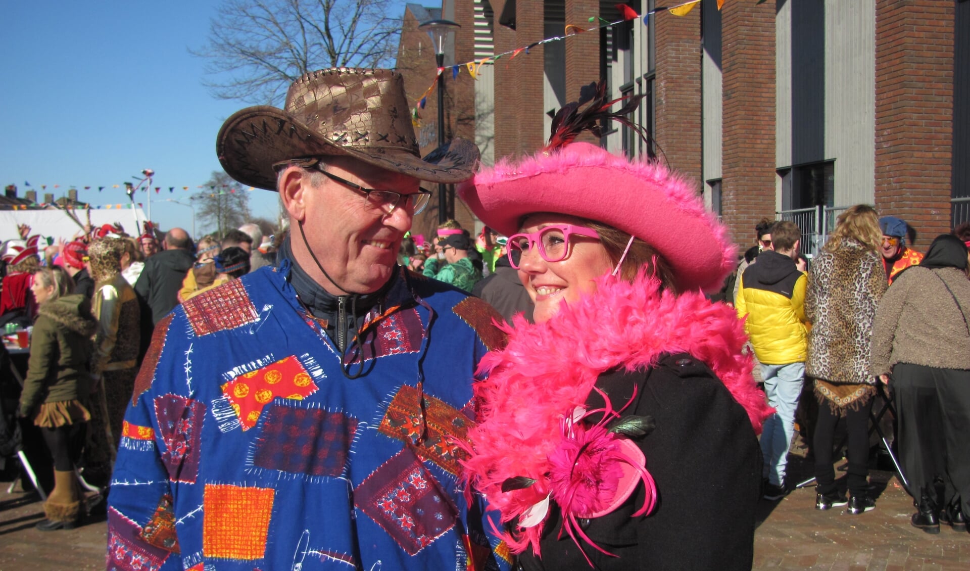 Mariëlle Rokx en Jacques van Munster tijdens het carnavalsfeest in 't Kraaierijk.
