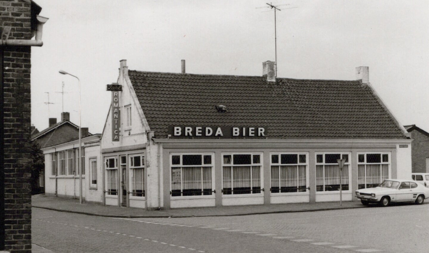 Het café van Laurijssens aan de Wildertsedijk. Naast het café was er een bierbottelarij.