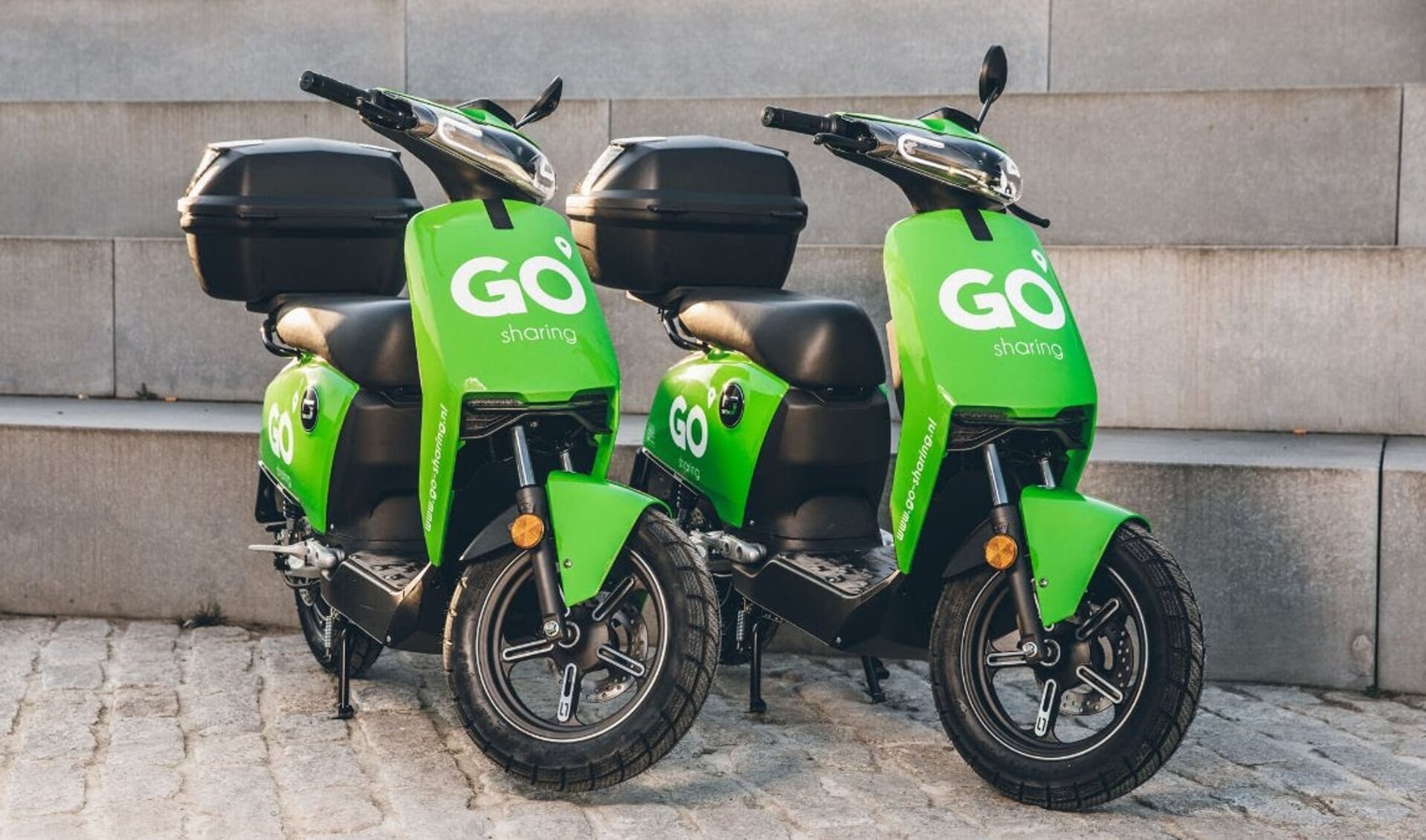 zwak aspect Grommen De deelscooters gaan steeds sneller: Nu ook groene scooters in Breda die 45  km per uur rijden | BredaVandaag - Hét nieuws uit Breda
