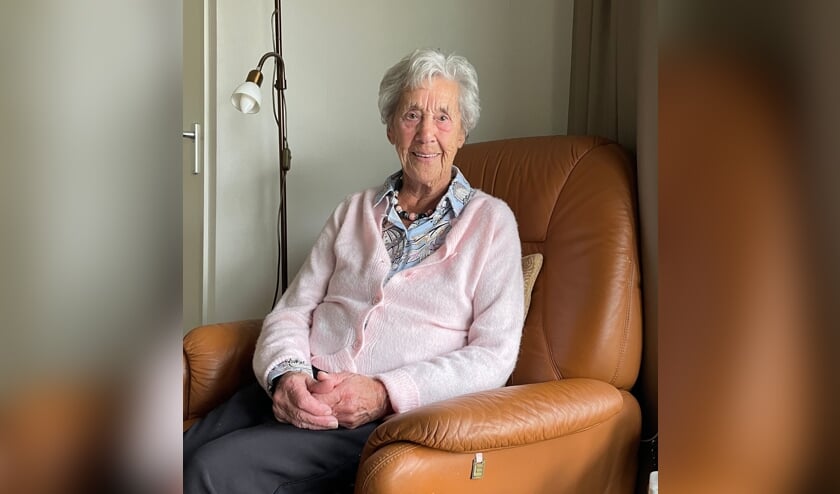 Mevrouw Schalkoord (97 jaar) fiets weer dankzij Fietsmaatjes Breda  