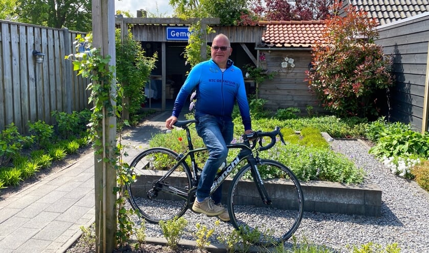 <p>Voorzitter en erelid van wielervereniging RTC De Fatuur Peter Manders</p>