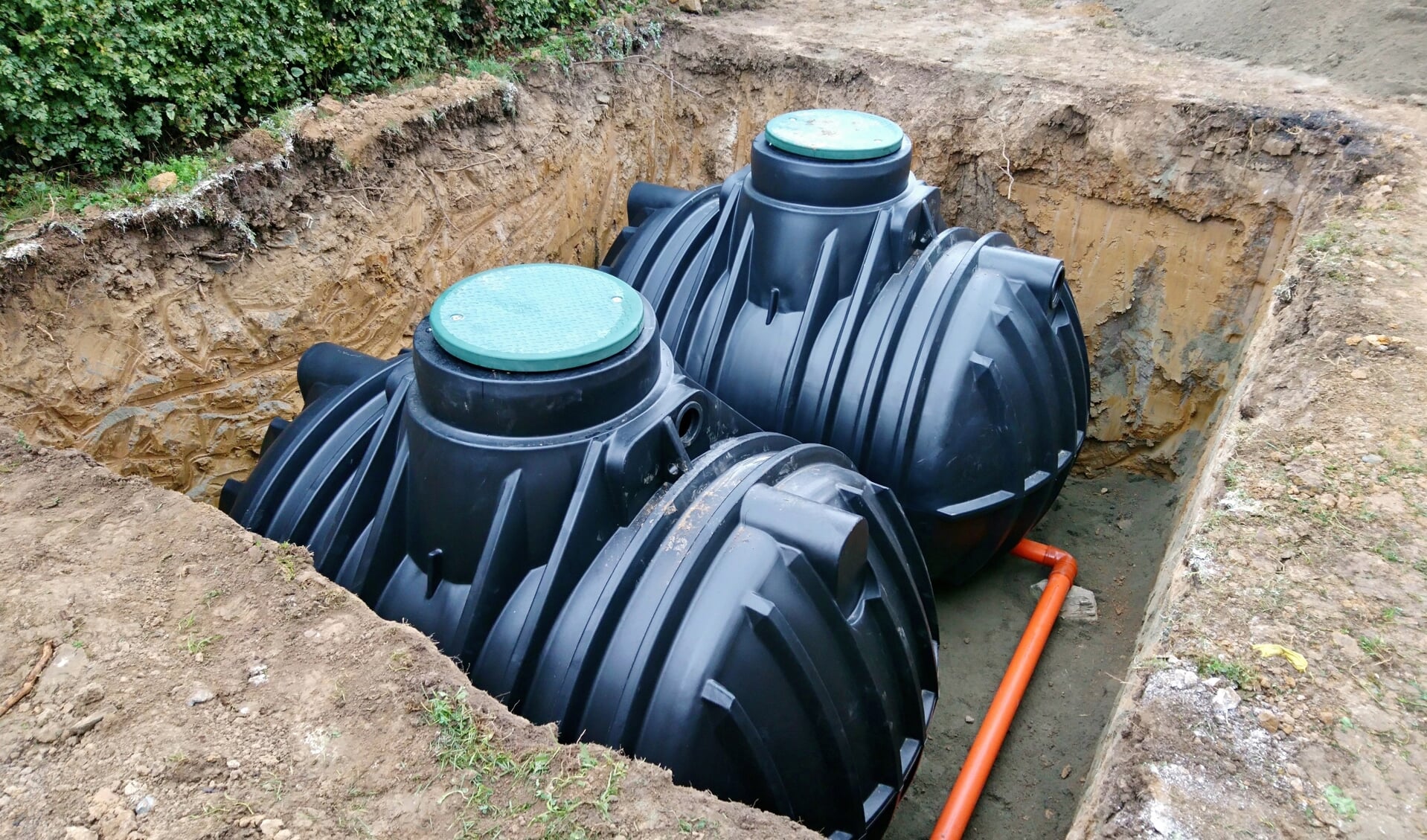 Speciale tanks voor opvang van regenwater. 
