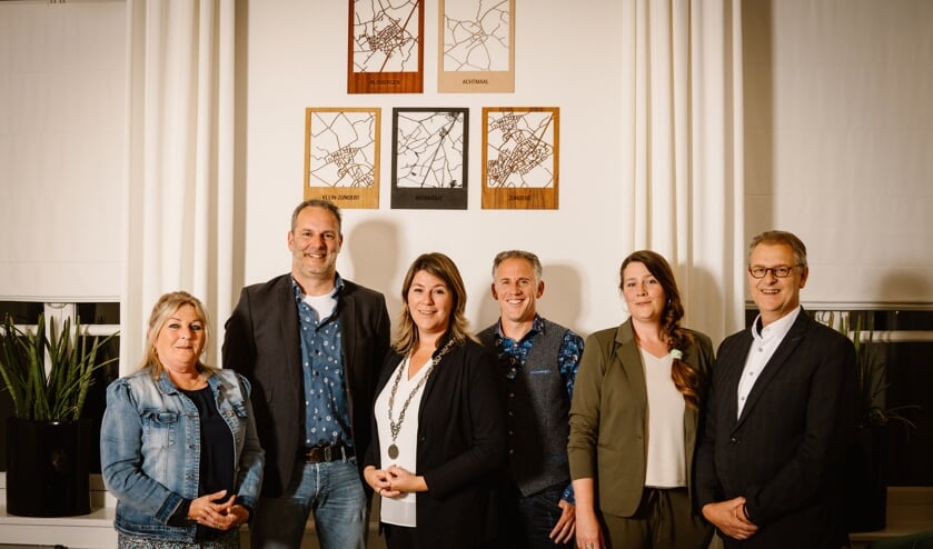 <p>Het nieuwe college met v.l.n.r. Ellie Kools-Hereijgers, Ralph Bogers, Joyce Vermue, Twan Zopfi, Judith Kuijpers en Freek Compagne. </p>