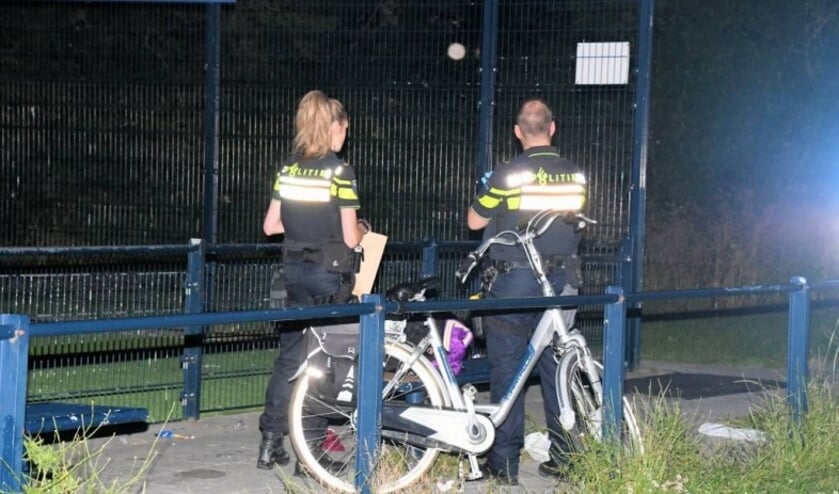 Het slachtoffer werd door drie jongens mishandeld.
