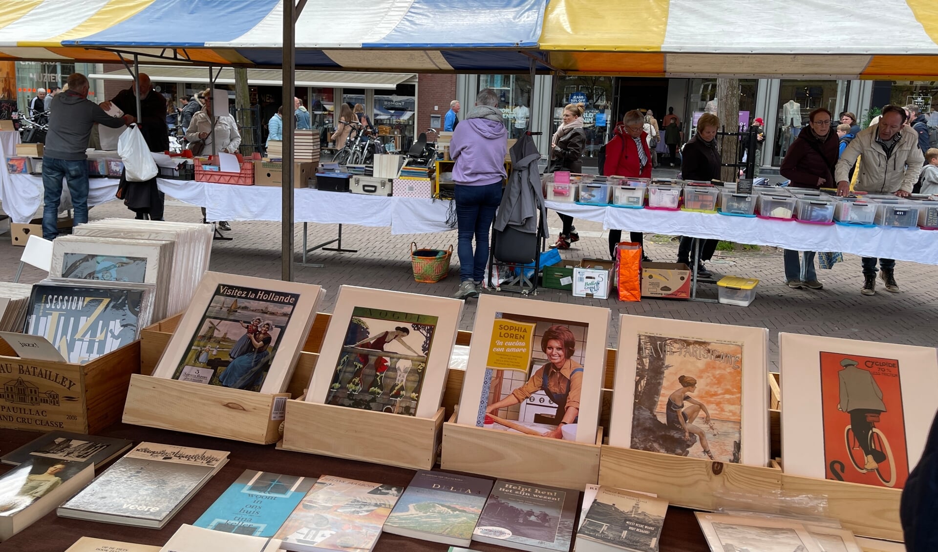 De Middelburgse boekenmarkt in mei 2022