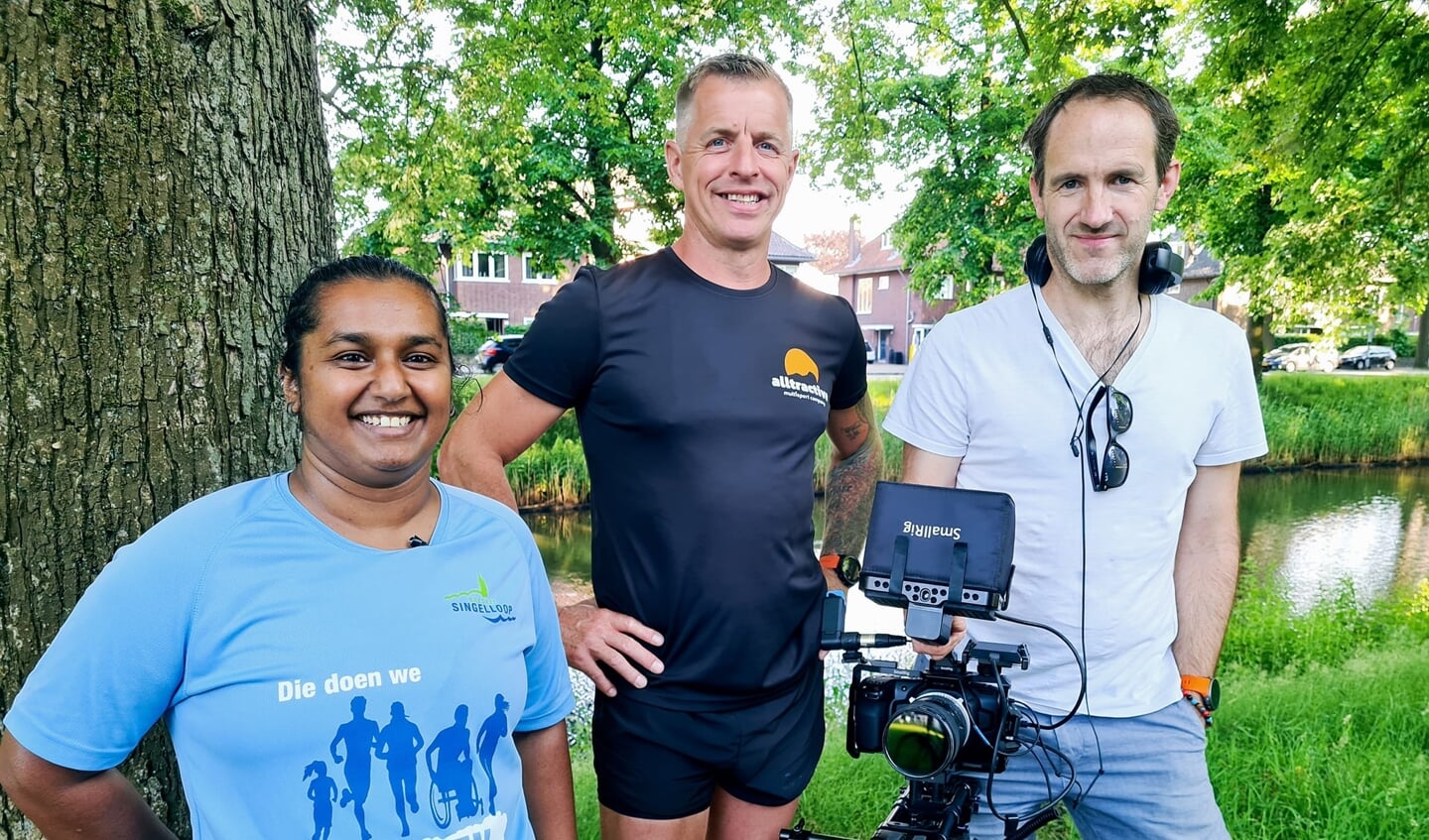Shama, haar trainer en filmmaker Martijn Rondel