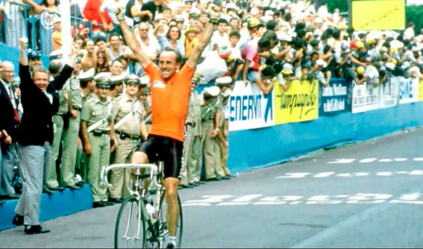<p>Joop Zoetemelk die de Ronde van Spanje wint</p>  