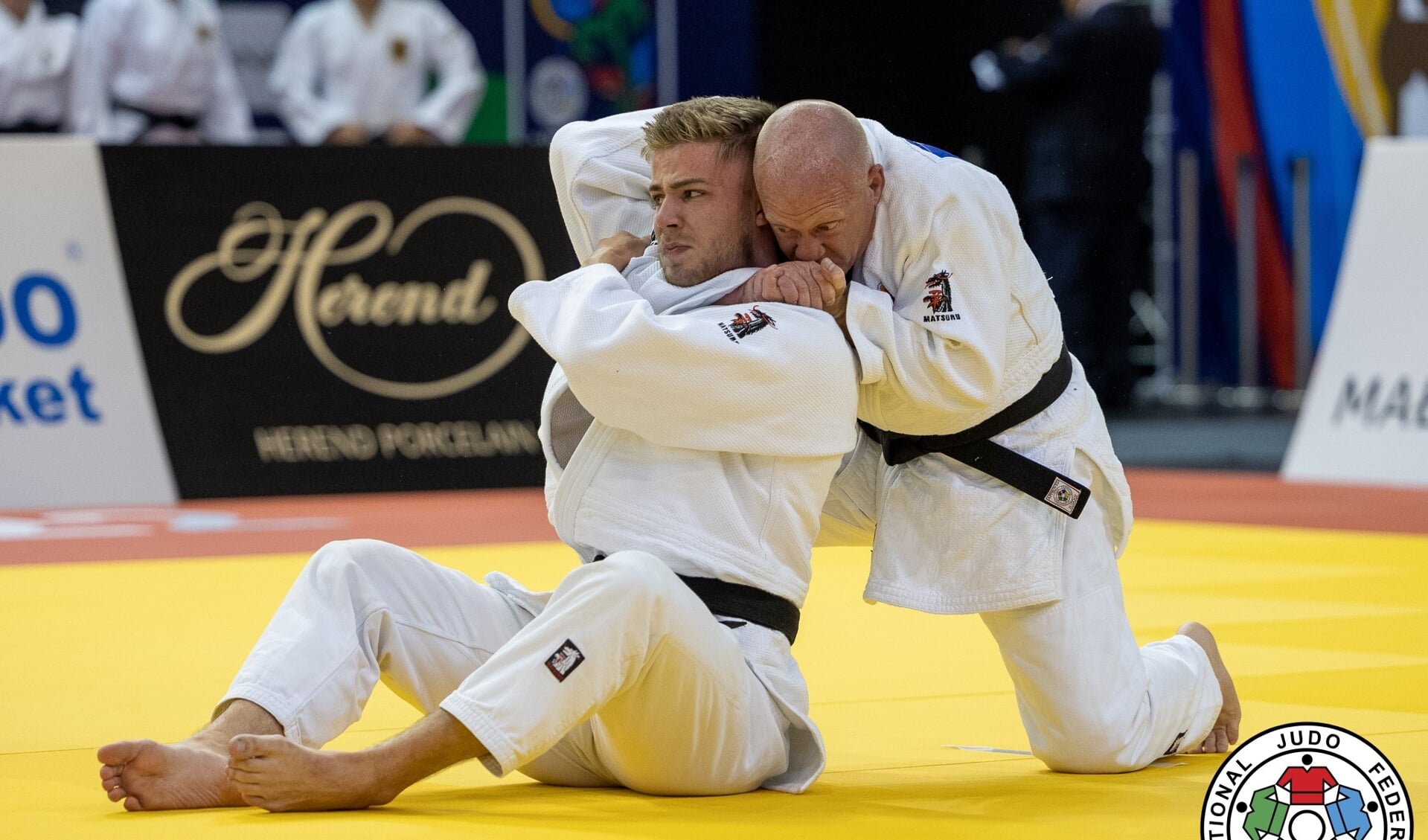 Goossens en Van Roosendaal in actie tijdens het WK judo kata 