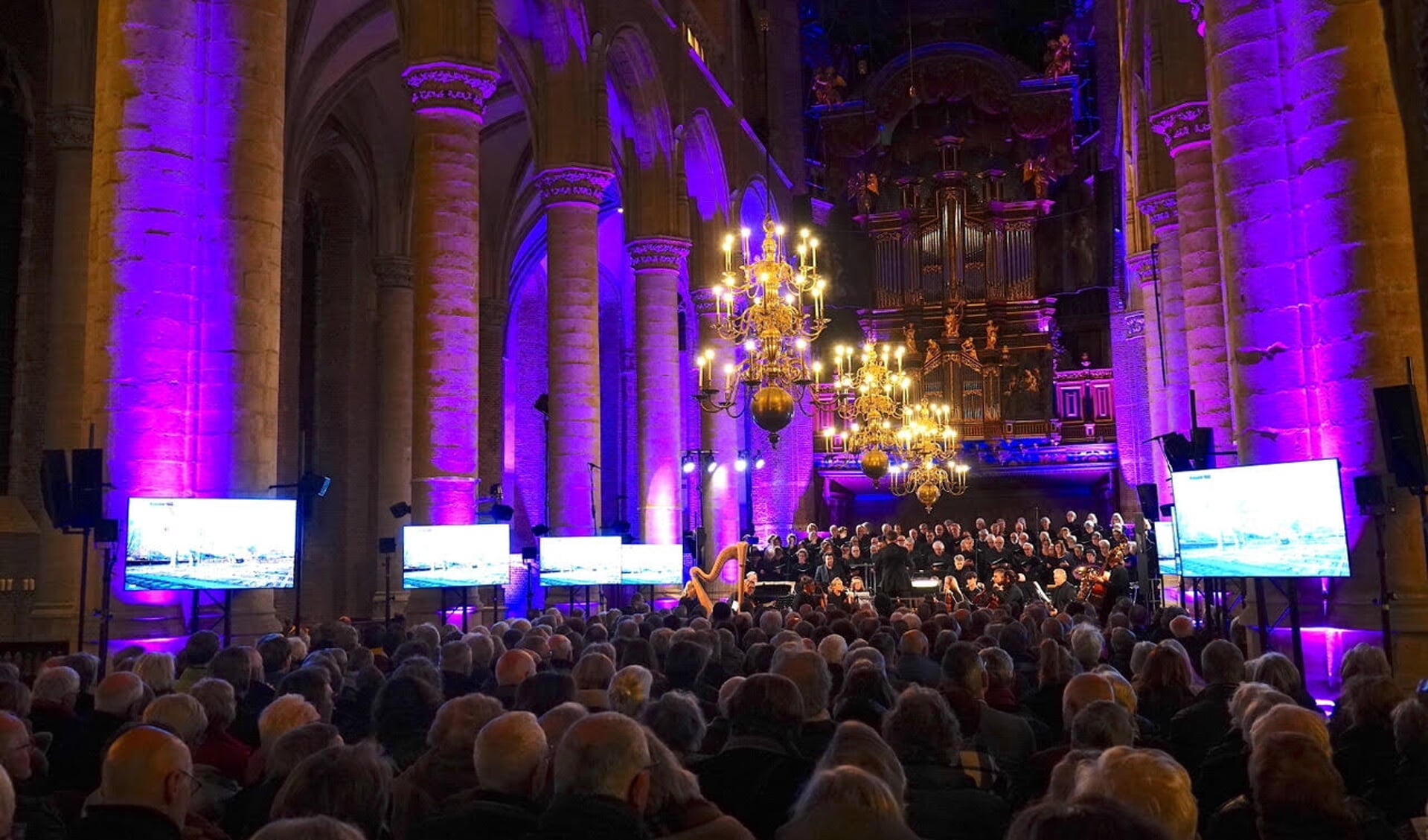 Het concert 'The Flood Requiem' in de Grote Kerk in Goes.