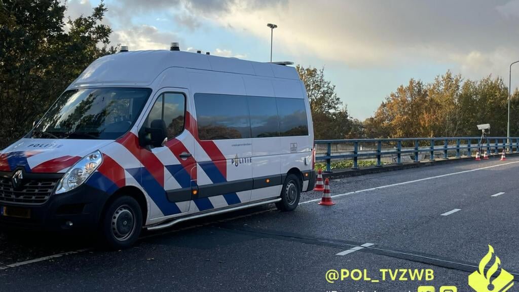 Bijna 20 Bestuurders Bekeurd Voor Vasthouden Telefoon Op A58 ...