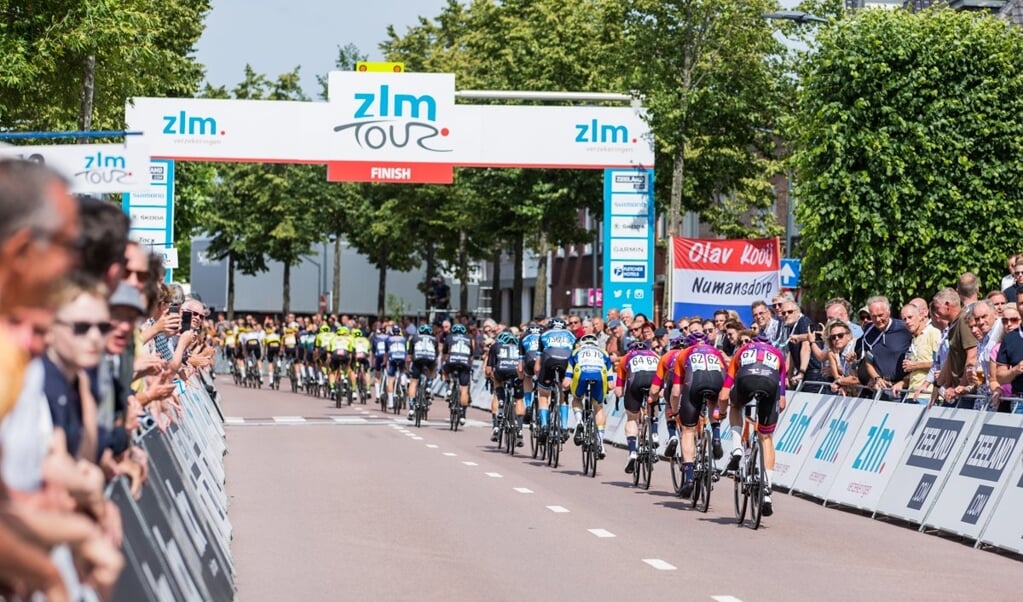 The ZLM Tour travels through the town of Tholen in June