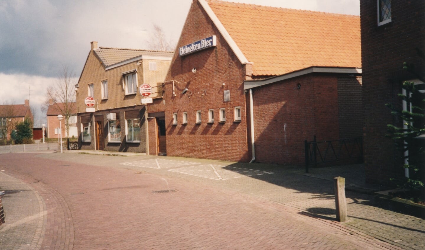 Den Brabander, op de hoek van de Lagestraat en Hogestraat, was 'the place to be' in de jaren '80.
