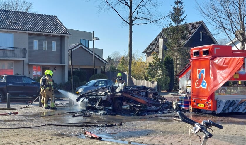 Uitslaande Brand Door Explosie Bij Viskraam Aan Nassauplein: 'Hoorde ...