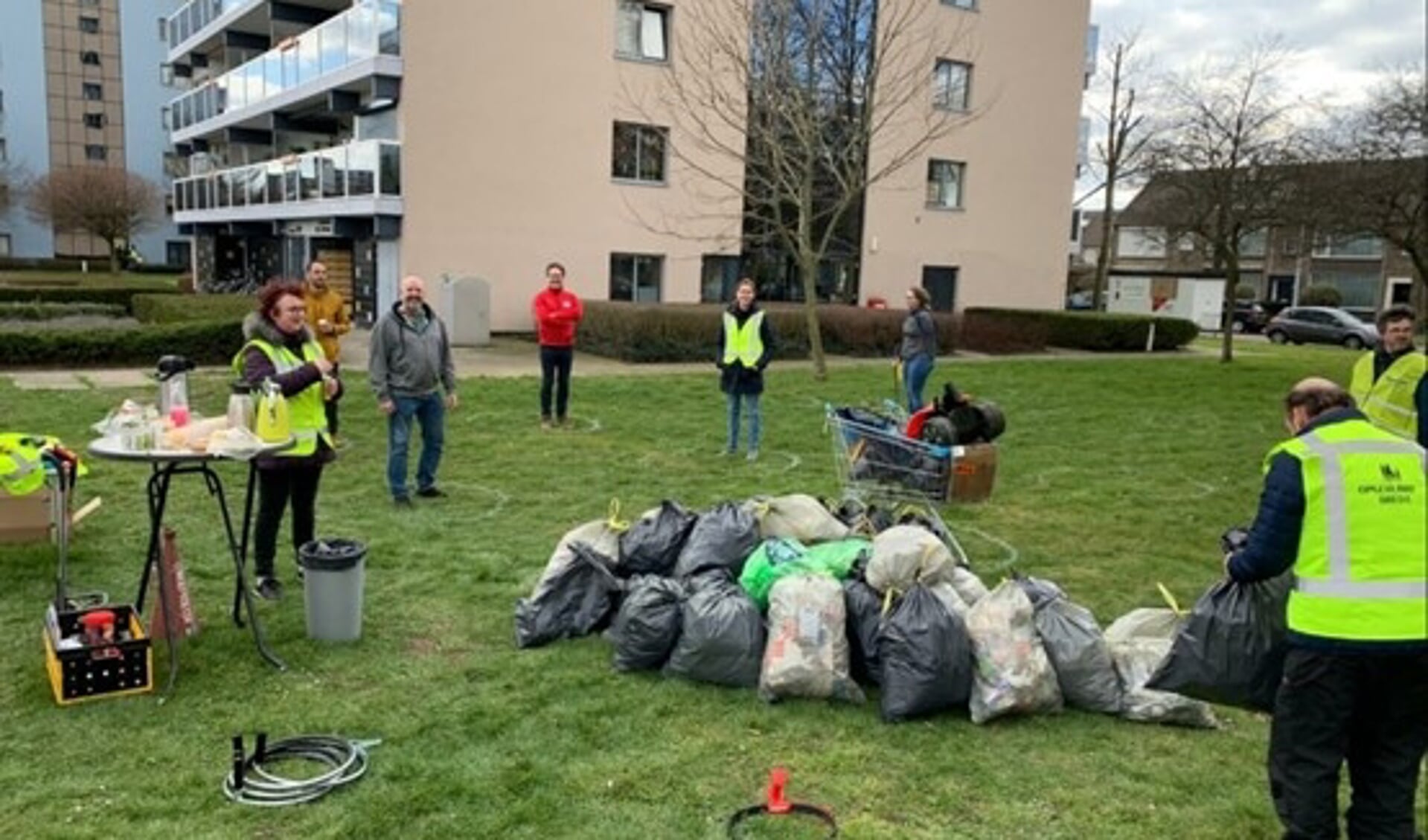 Grote Opruimactie Hoge Vucht